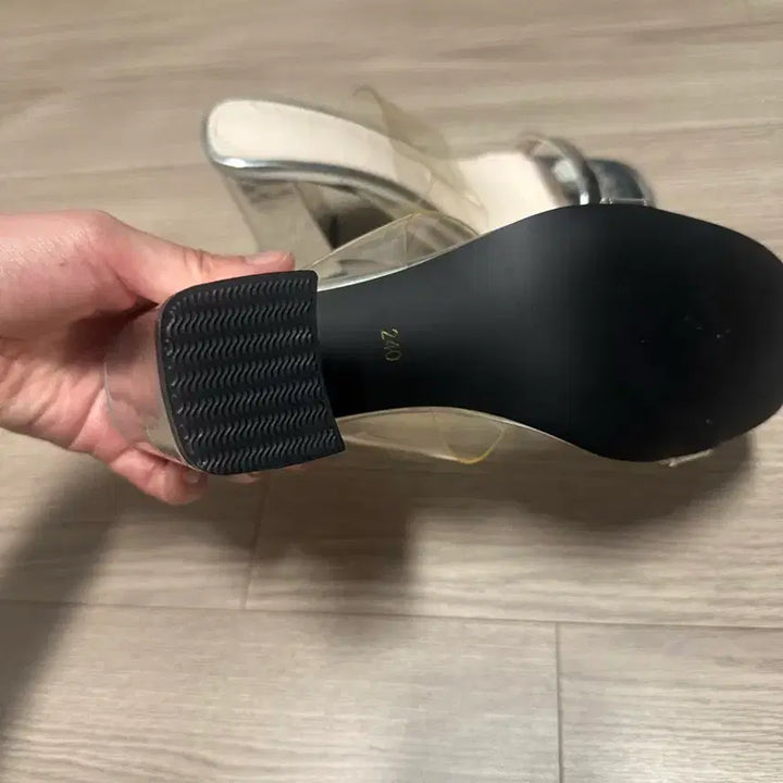 [BUNJANG] Transparent Strap Silver Heels - New / 투명 스트랩 실버 힐 새상품 240