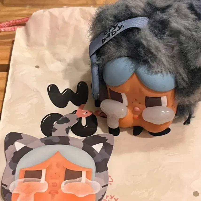 [BUNJANG] Pop Mart Crybaby Leopard Cat Denim / [팝마트] 크라잉베이비 표범냥이 데님
