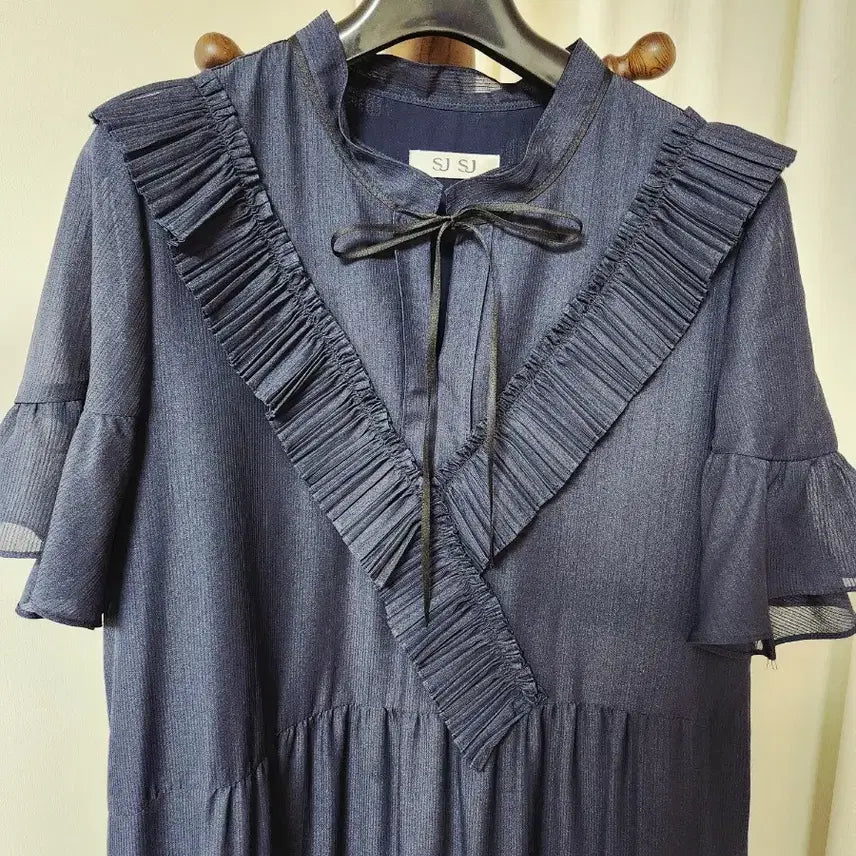 [BUNJANG] SJSJ Navy Pleated Frill Long Dress / 한섬 SJSJ 네이비 플리츠 프릴 롱원피스