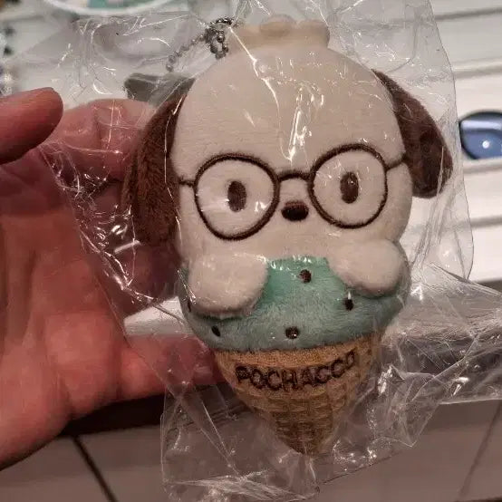 [BUNJANG] Sanrio Pochacco Mint Chocolate Ice Cream Keychain Zoff Collaboration / 산리오 포차코 민초 아이스크림 키링 조프zoff콜라보