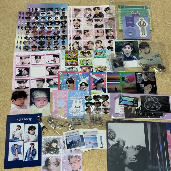 [BUNJANG] BTS Jungkook Bundle Set Festa Sticker Keyring Stand Merch / 일괄) 방탄소년단 정국 프리쿠라 스티커 키링 페스타 스탠드 비공굿