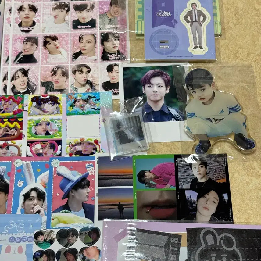 [BUNJANG] BTS Jungkook Bundle Set Festa Sticker Keyring Stand Merch / 일괄) 방탄소년단 정국 프리쿠라 스티커 키링 페스타 스탠드 비공굿