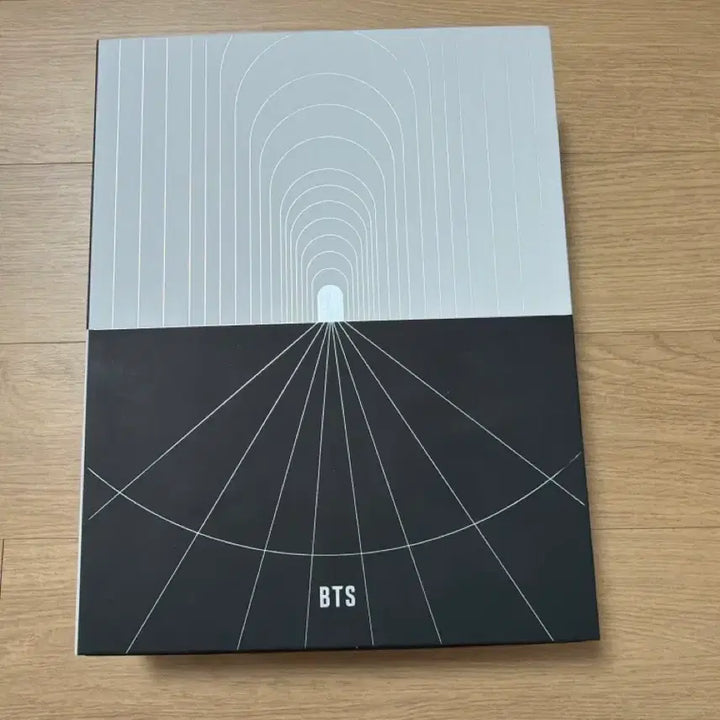 [BUNJANG] BTS MAP OF THE SOUL ON:E Concept Photobook Special Set (V Photocard Included) / BTS MAP OF THE SOUL ON:E CONCEPT PHOT