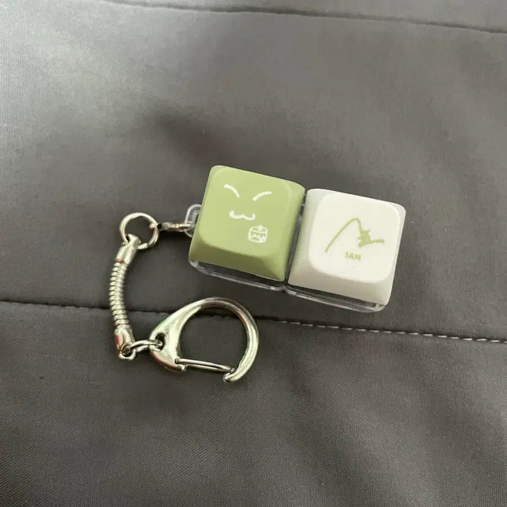[BUNJANG] ATEEZ Choi San BR MUD Keycap Keychain / 에이티즈 최산 키캡키링 비알머드