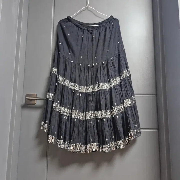[BUNJANG] Sparkling Sequin Flared Maxi Skirt - Women&