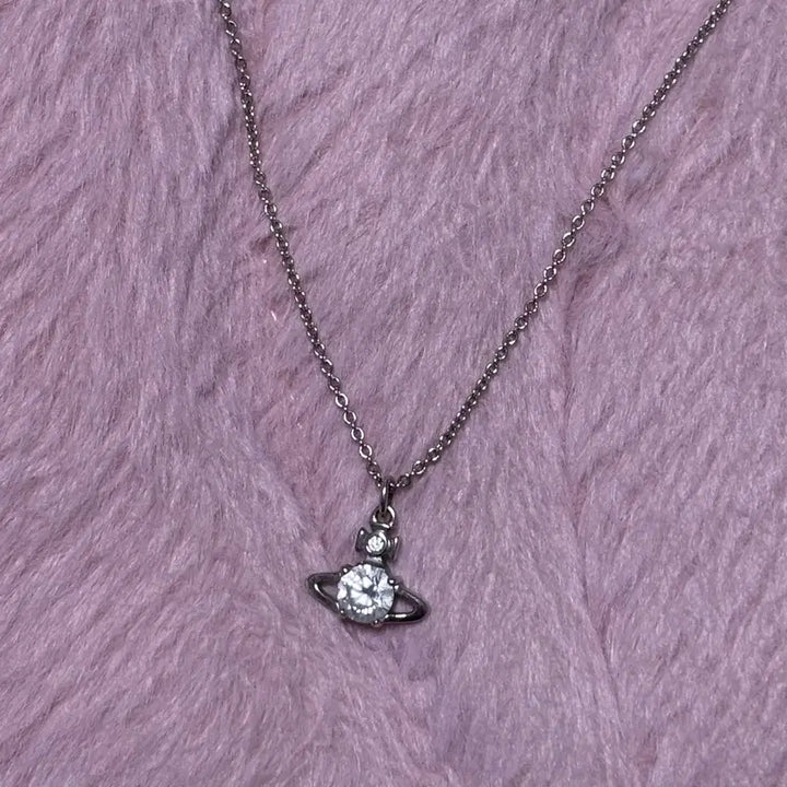 [BUNJANG] Vivienne Westwood Reina Pendant Silver Necklace / 비비안웨스트우드 레이나 펜던트 실버 목걸이