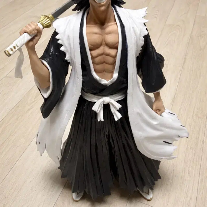 [BUNJANG] Ichiban Kuji Bleach: Thousand-Year Blood War Arc Op.1 Last One Prize Kenpachi Zaraki Figure / 제일복권 블리치 천년혈전편 op.1 라스트원상  자라키 켄파치 피규어