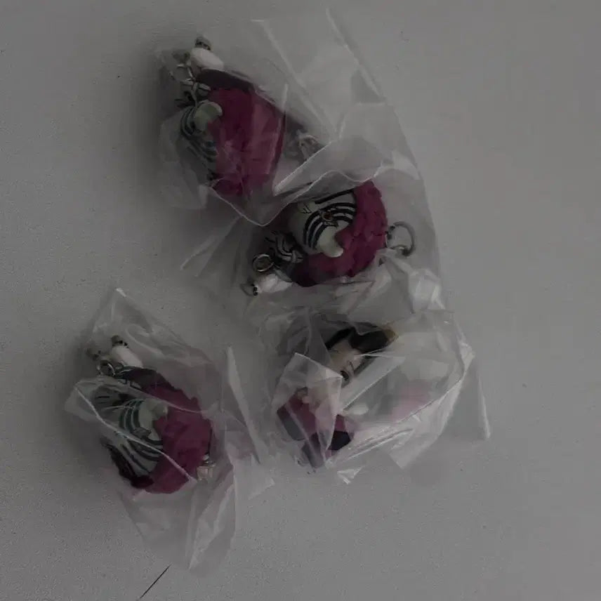 [BUNJANG] Demon Slayer: Mugen Train Arc Acrylic Keychain Set - Akaza, Koyuki (Sealed) / (4개일괄가) 귀멸의 칼날 무한성편 대롱 가챠 미개봉 아카자 코유키 고리