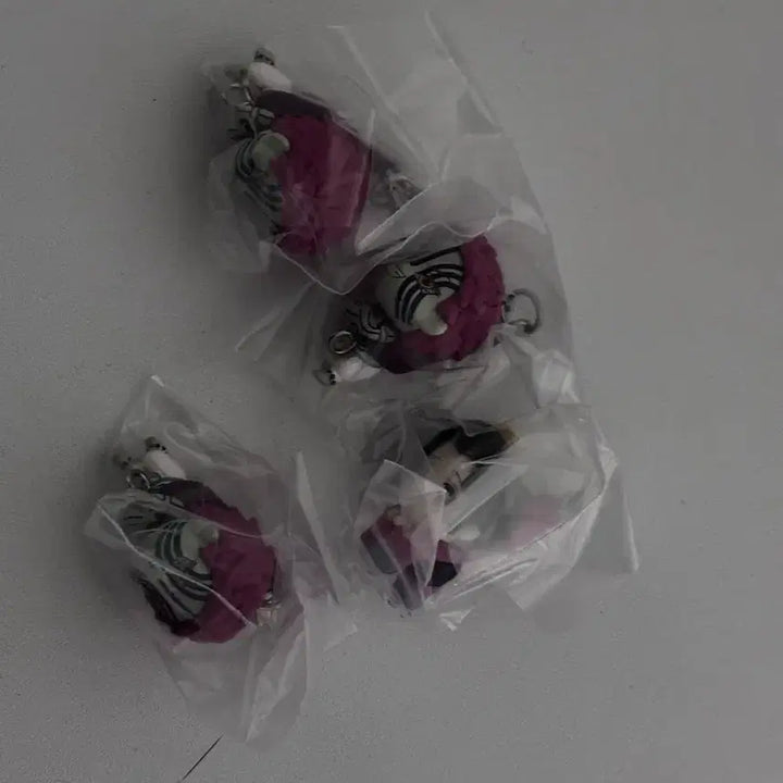 [BUNJANG] Demon Slayer: Mugen Train Arc Acrylic Keychain Set - Akaza, Koyuki (Sealed) / (4개일괄가) 귀멸의 칼날 무한성편 대롱 가챠 미개봉 아카자 코유키 고리