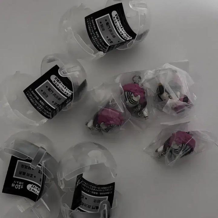 [BUNJANG] Demon Slayer: Mugen Train Arc Acrylic Keychain Set - Akaza, Koyuki (Sealed) / (4개일괄가) 귀멸의 칼날 무한성편 대롱 가챠 미개봉 아카자 코유키 고리