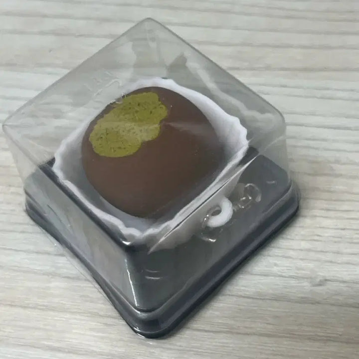 [BUNJANG] Artbox Two Zzounku Keycap Cream Cheese Switch Keychain / 아트박스 두쫀쿠 키캡 키링 크림치즈축