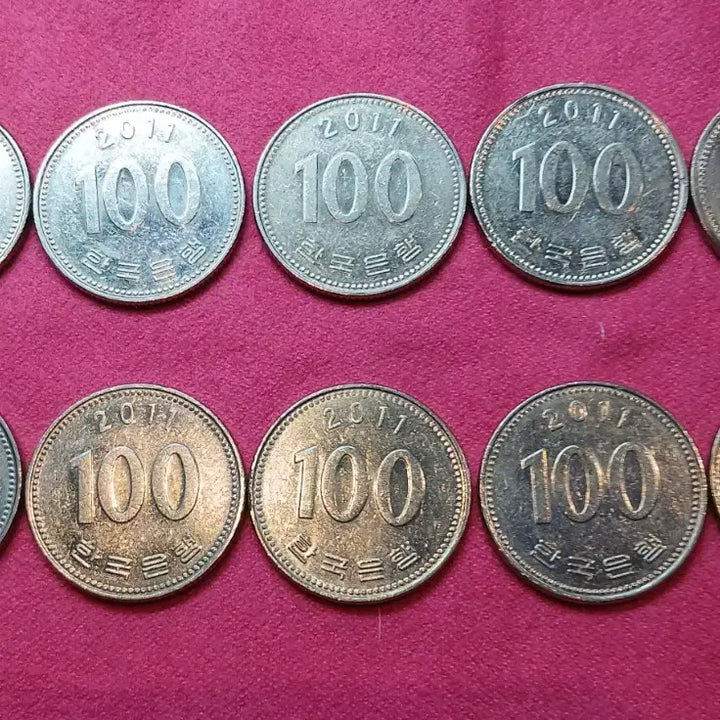 [BUNJANG] 10 x 2011 100 KRW Coins Bundle Set / 2011년 100원 동전 10개 일괄