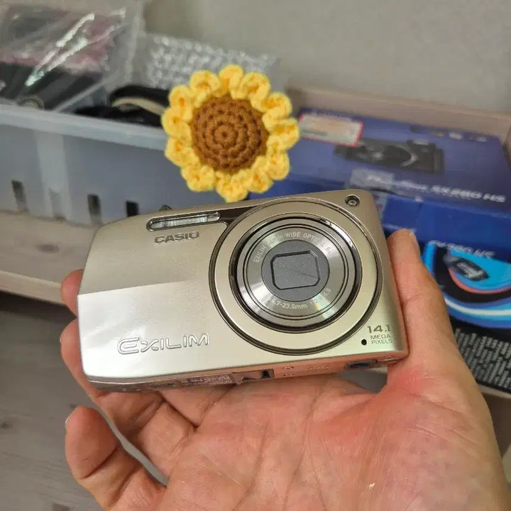 [BUNJANG] Casio EXILIM Z2300 14.1MP Digital Camera / AAA급. 카시오 Z2300. 1410만 화소 디지털 카메라