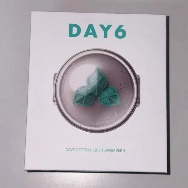 [BUNJANG] DAY6 Official Lightstick Ver.3 Made:Wave / DAY6 공식 응원봉 Ver.3 마데워치 판매