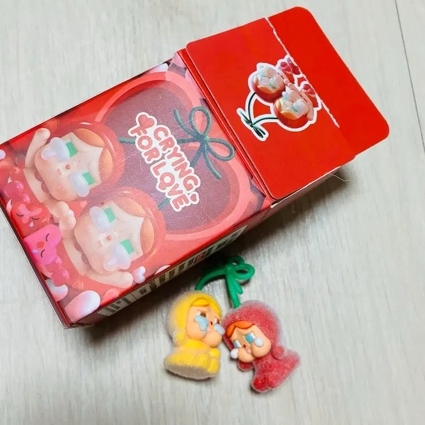 [BUNJANG] Crying Baby Cherry Mini Figure Keychain Gacha / 크라잉베이비 키링 체리 미니 피규어 가챠