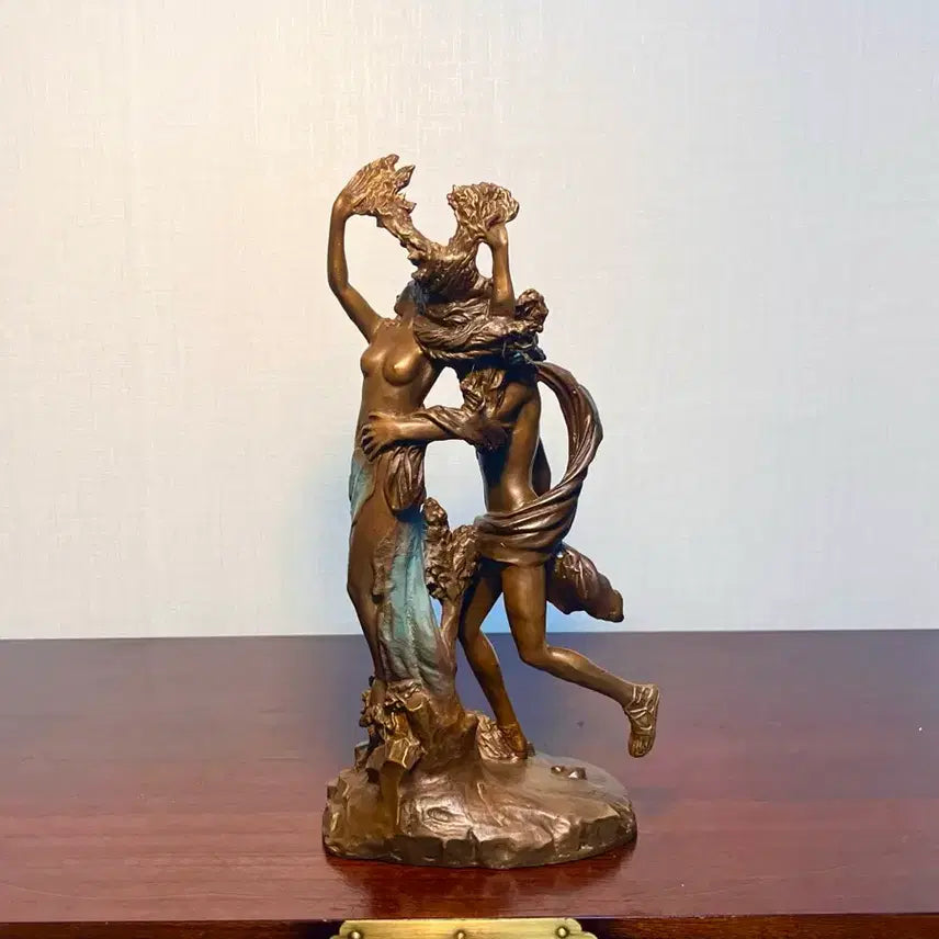 [BUNJANG] Donbronze Apollo and Daphne Bronze Sculpture - Moment of Transformation / 동브론즈 그리스 신화) 아폴로와 다프네 찰나의 순간 조각상