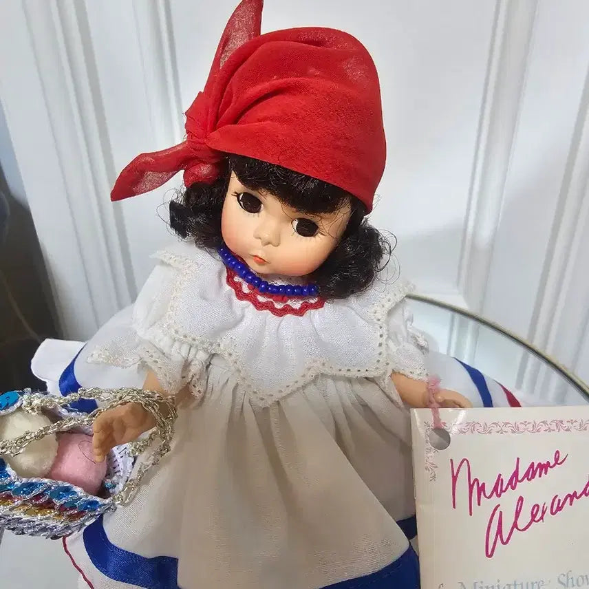 [BUNJANG] Madame Alexander Dominican Republic Doll / 마담알렉산더 도미니카 공화국