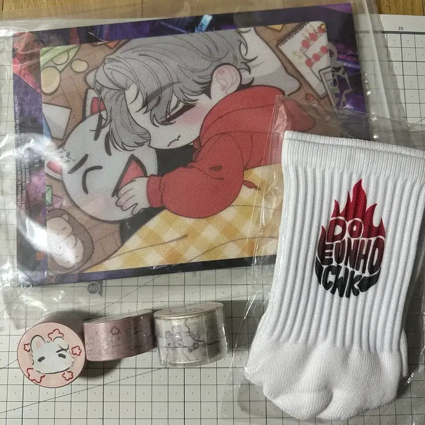[BUNJANG] Play Rainbow Eunho Birthday Cafe Mousepad, Washi Tape, Stickers Bundle Set / 플레이브 생일카페 생카 은호 마우스패드 마테 스티커 비공굿 일괄