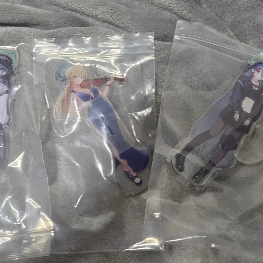 [BUNJANG] Blue Archive Fan Art Acrylic Standee / 블루아카이브 2차 창작 아크릴 판매합니다