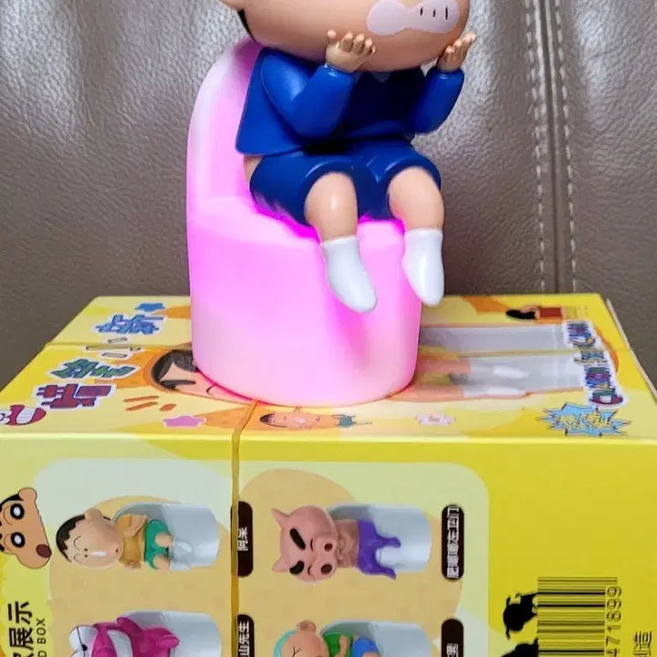 [BUNJANG] Crayon Shin-chan Shin-chan Toilet Figure Lamp (New) / 크레용 신짱 짱구 변기 피규어 램프(새상품)