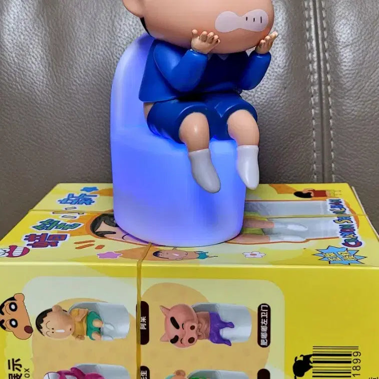 [BUNJANG] Crayon Shin-chan Shin-chan Toilet Figure Lamp (New) / 크레용 신짱 짱구 변기 피규어 램프(새상품)