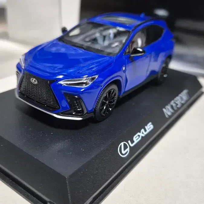 [BUNJANG] Kyosho 1/43 Lexus NX F Sport Blue Diecast Model / 1/43 렉서스 NX F스포츠 블루(교쇼,다이캐스트)