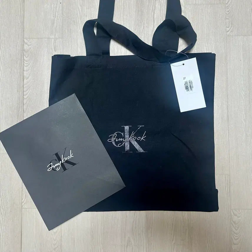 [BUNJANG] Calvin Klein x Jungkook Collaboration Limited Edition Eco Bag + Shopping Bag / 캘빈클라인 CK 정국 콜라보 한정에코백+한정jk쇼핑백