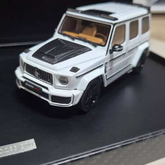 [SOLD OUT] 1/43 브라부스 벤츠 amg 지바겐(화이트) 판매
