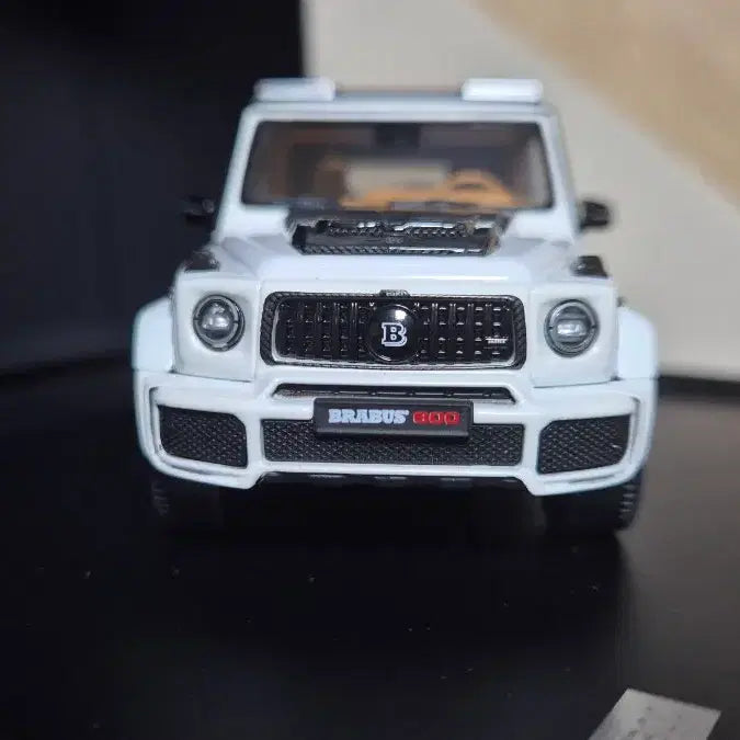 [SOLD OUT] 1/43 브라부스 벤츠 amg 지바겐(화이트) 판매