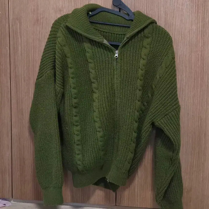 [BUNJANG] Abley Olive Knit Two-Way High-Neck Cardigan / 새상품 에이블리 올리브 니트 투웨이 하이넥 가디건