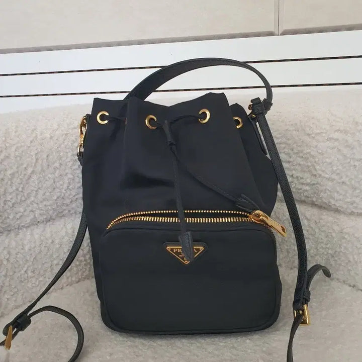 [BUNJANG] Prada Bucket Bag Black / [정품] 프라다 버킷백 블랙