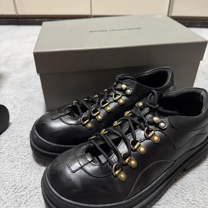 [BUNJANG] Romantic Move Smoke Hiking Shoes Oil Black / 로맨틱무브 스모크 하이킹 슈즈 / 오일 블랙(255-260)