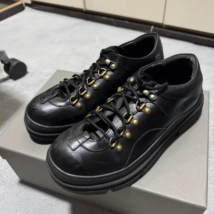 [BUNJANG] Romantic Move Smoke Hiking Shoes Oil Black / 로맨틱무브 스모크 하이킹 슈즈 / 오일 블랙(255-260)