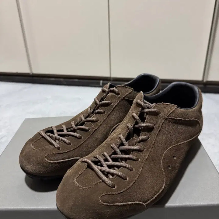 [BUNJANG] Romantic Move Bowler Sneakers Real Brown Suede 260 / 로맨틱무브 보울러 스니커즈 / 리얼브라운 스웨이드_260 size