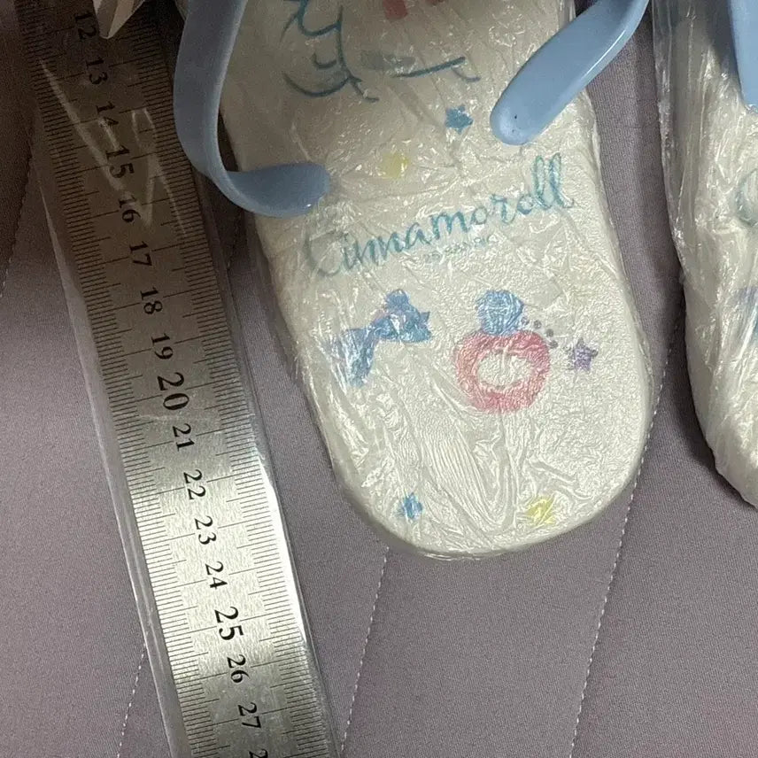 [BUNJANG] Sanrio Cinnamoroll Jjori Sandals Size 240 (US 7) / 산리오 시나모롤 쪼리 샌들 미개봉 새상품 240사이즈