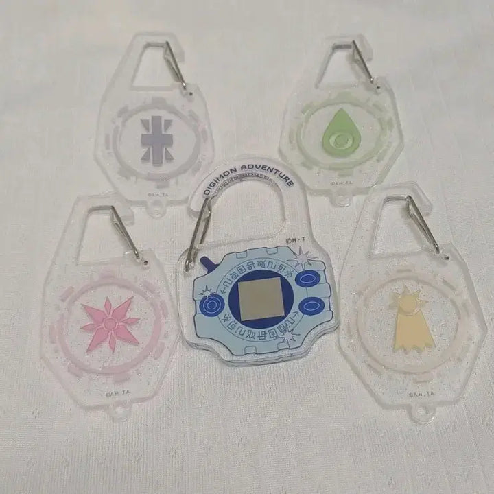 [BUNJANG] Digimon Adventure Acrylic Carabiner Set (5 Types) / 디지몬 어드벤처 아크릴 카라비너 5종(문장+디지바이스)