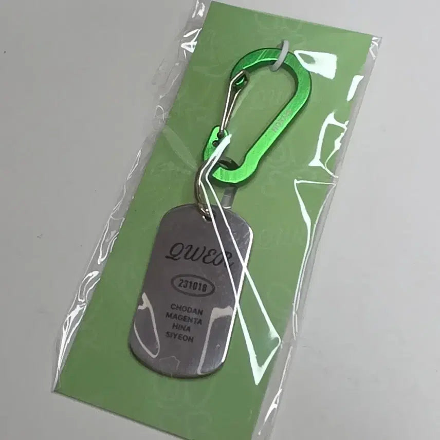 [BUNJANG] QWER Alb. Pop-Up Carabiner (Sealed) / QWER 알블 팝업 카라비너 시연 양도