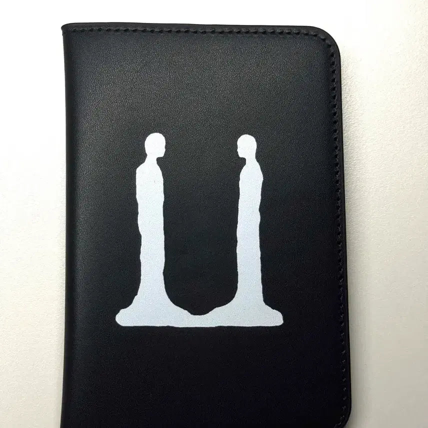 [BUNJANG] G-Dragon Weverse Man.sh Passport Cover / 판매) 지드래곤 위버맨쉬 여권커버/패스포트 커버