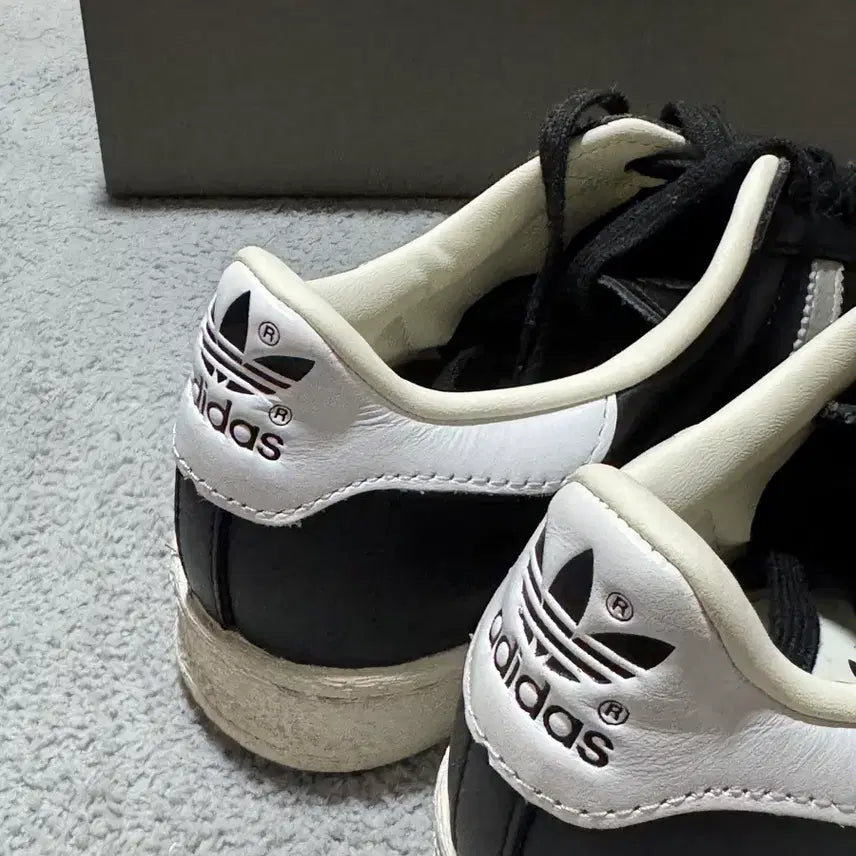 [BUNJANG] Adidas Superstar 82 FI Core Black Shoes / 아디다스 슈퍼스타 82 FI 코어 블랙 (260)