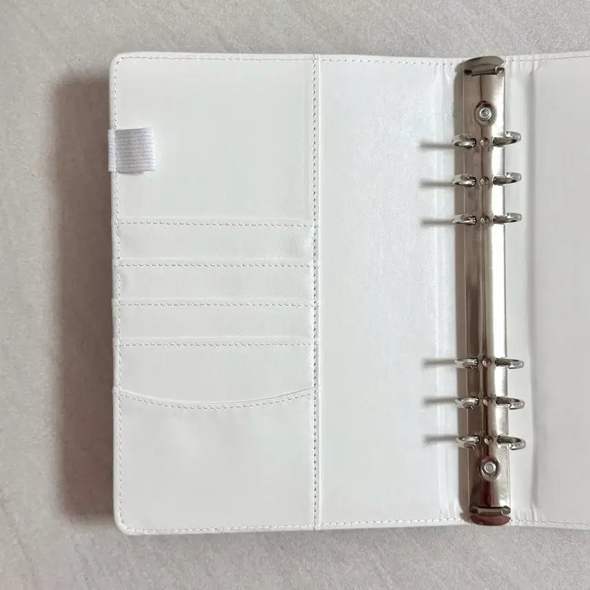 [BUNJANG] Unsealed A5 6-Ring Binder White Photocard Binder / [개봉] A5 6공 바인더 화이트 포카 바인더