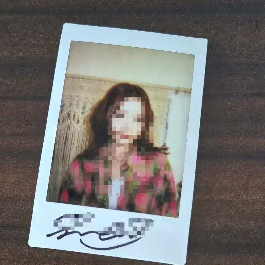 [BUNJANG] Loossemble Gowon Signed Polaroid Photo / 루셈블 고원 싸인 폴라로이드