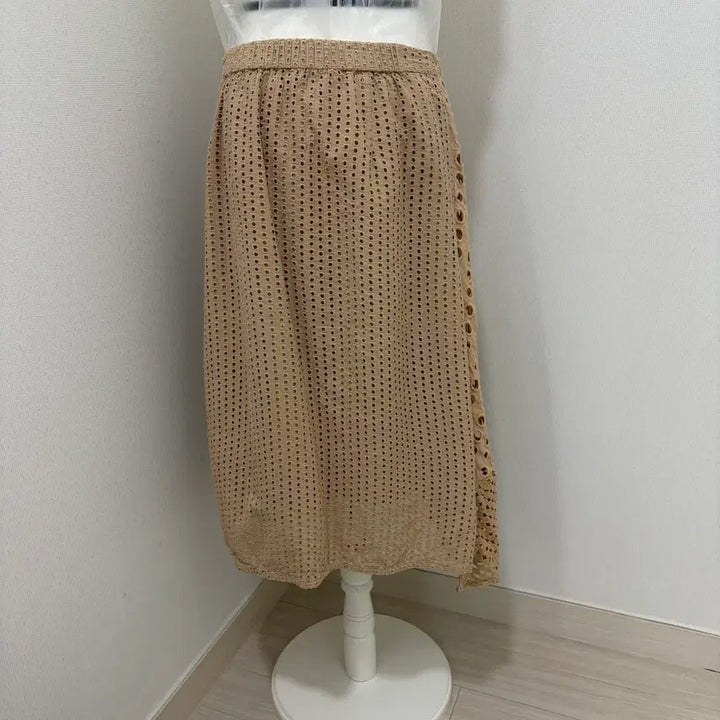 [BUNJANG] Beige Lace Midi Skirt / 베이지색 레이스 허리밴딩 스커트 66