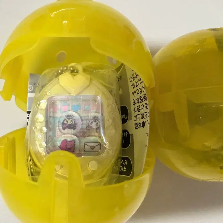 [BUNJANG] Tamagotchi Shakashaka Collection 3 Yellow Tamagotchi / 다마고치 샤카샤카 3탄 -노랑다마고치