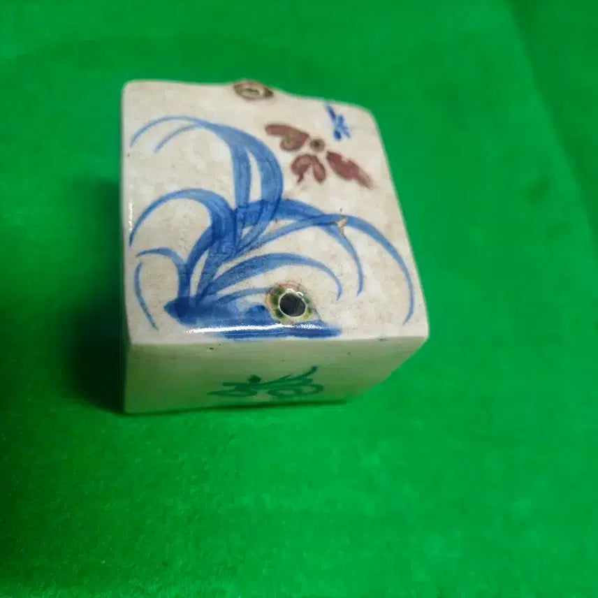 [SOLD OUT] 일본산 청화백자 사각 연적 (초충도.길상문 / 20년 세월감 / 서예 소