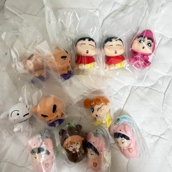 [BUNJANG] Crayon Shin-chan Gacha &amp; Ouran High School Host Club Gacha Bundle Set / 가챠 일괄로 팝니다