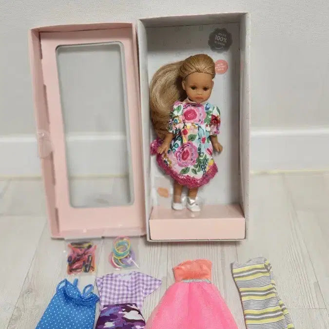[BUNJANG] Paola Reina Mini Doll with Outfits and Accessories / 미니 파올라레이나