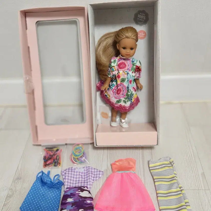 [BUNJANG] Paola Reina Mini Doll with Outfits and Accessories / 미니 파올라레이나