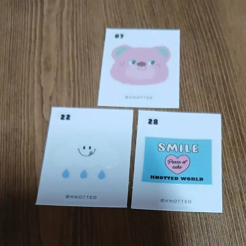 [BUNJANG] Knotted Stick Seal Sticker - Choose 1 / 노티드 띠부씰 1개 선택