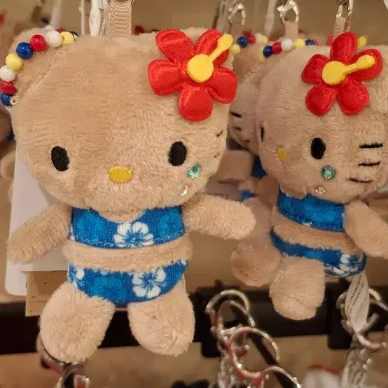 [BUNJANG] Sanrio x Loriz Farm Collaboration Hello Kitty Overalls Keychain / 산리오 로리즈팜 콜라보 마지막