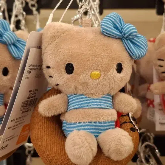 [BUNJANG] Sanrio x Loriz Farm Collaboration Hello Kitty Overalls Keychain / 산리오 로리즈팜 콜라보 마지막